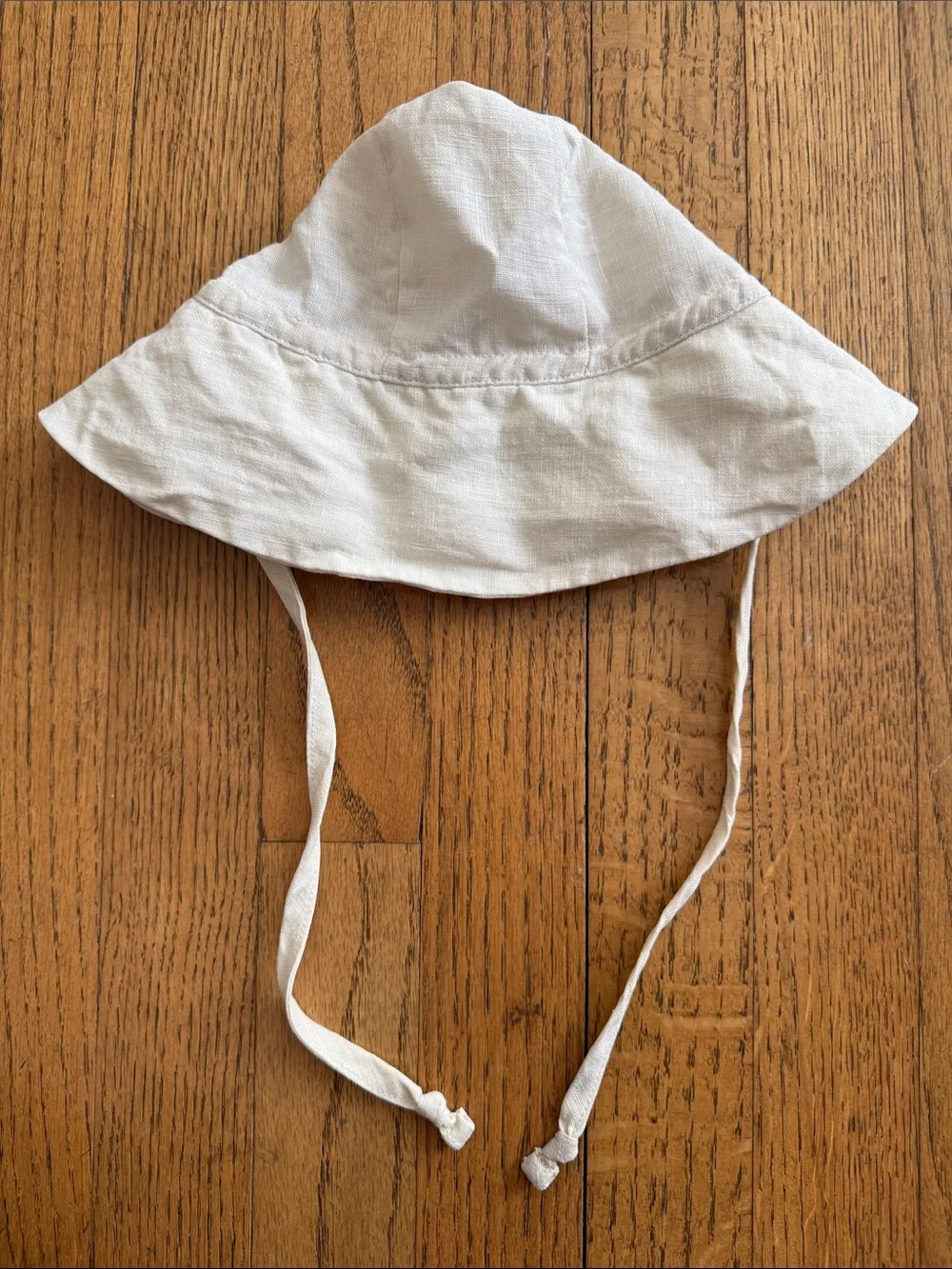 Briar Baby White Cream Sun Hat with Chin Ties 0-3 months EUC